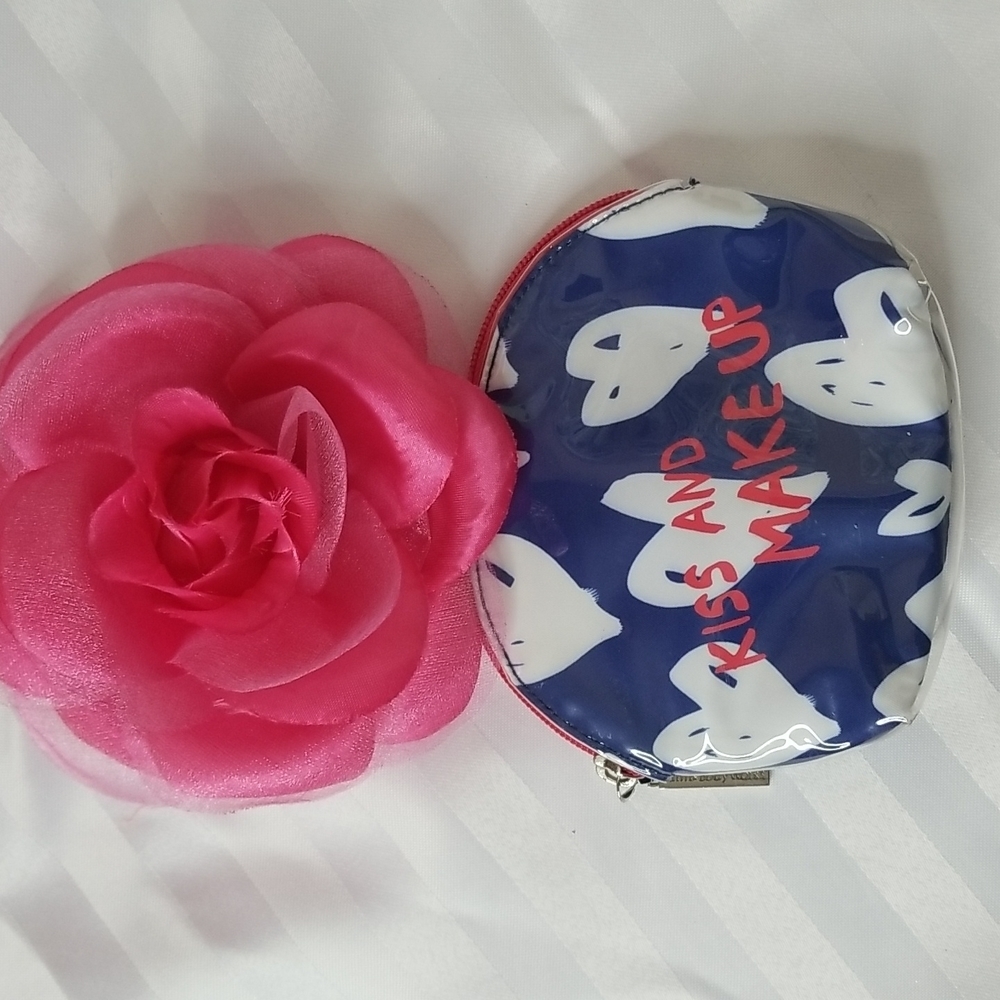 COSMETIC CASE SMALL WITH" KISS AND MAKEUP ON FRONT